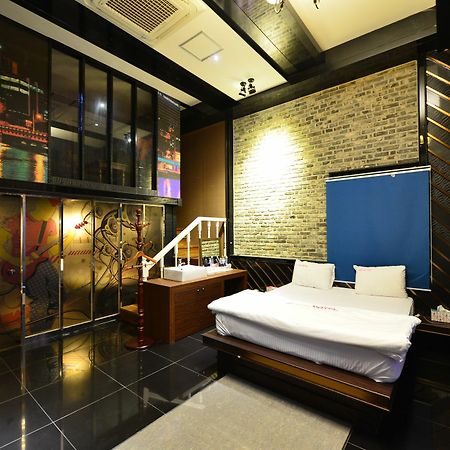 Daegu Piano Motel Екстер'єр фото