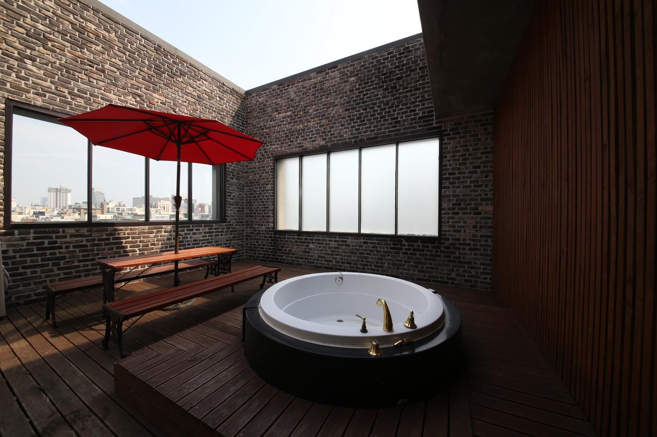 Daegu Piano Motel Екстер'єр фото