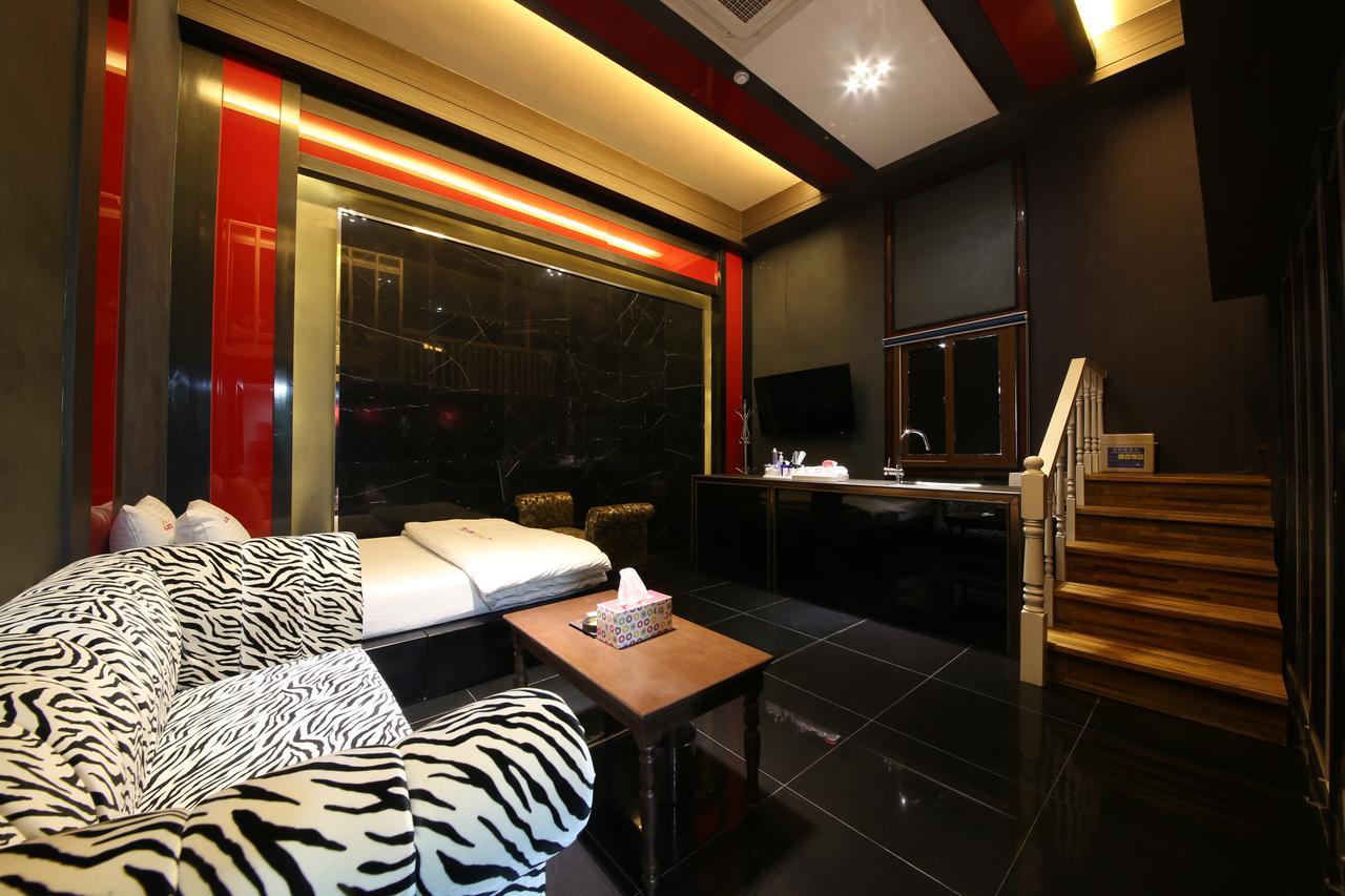Daegu Piano Motel Екстер'єр фото
