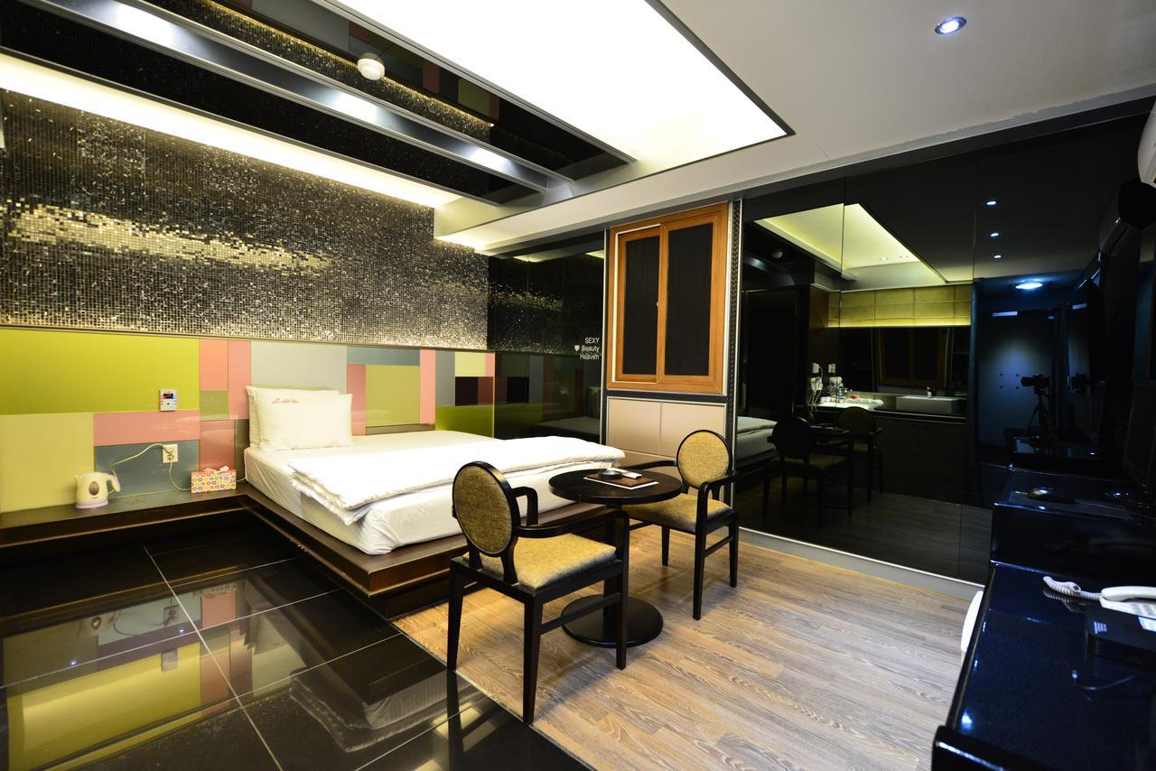 Daegu Piano Motel Екстер'єр фото