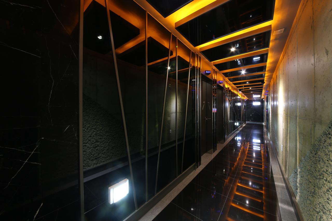 Daegu Piano Motel Екстер'єр фото